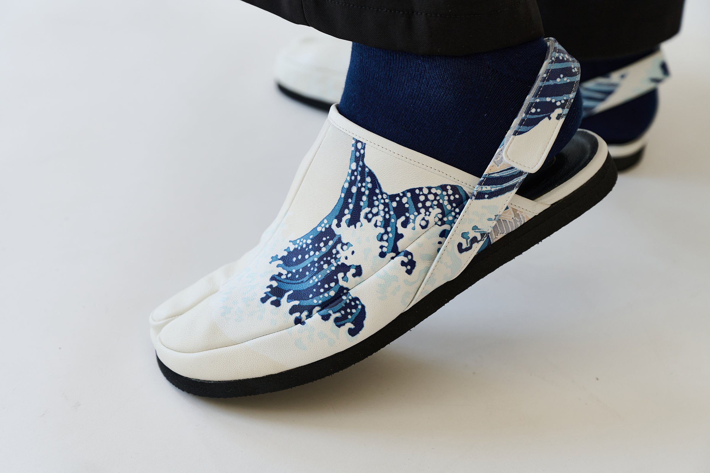 足袋シューズ<Tabi Shoes> 北斎～波～
